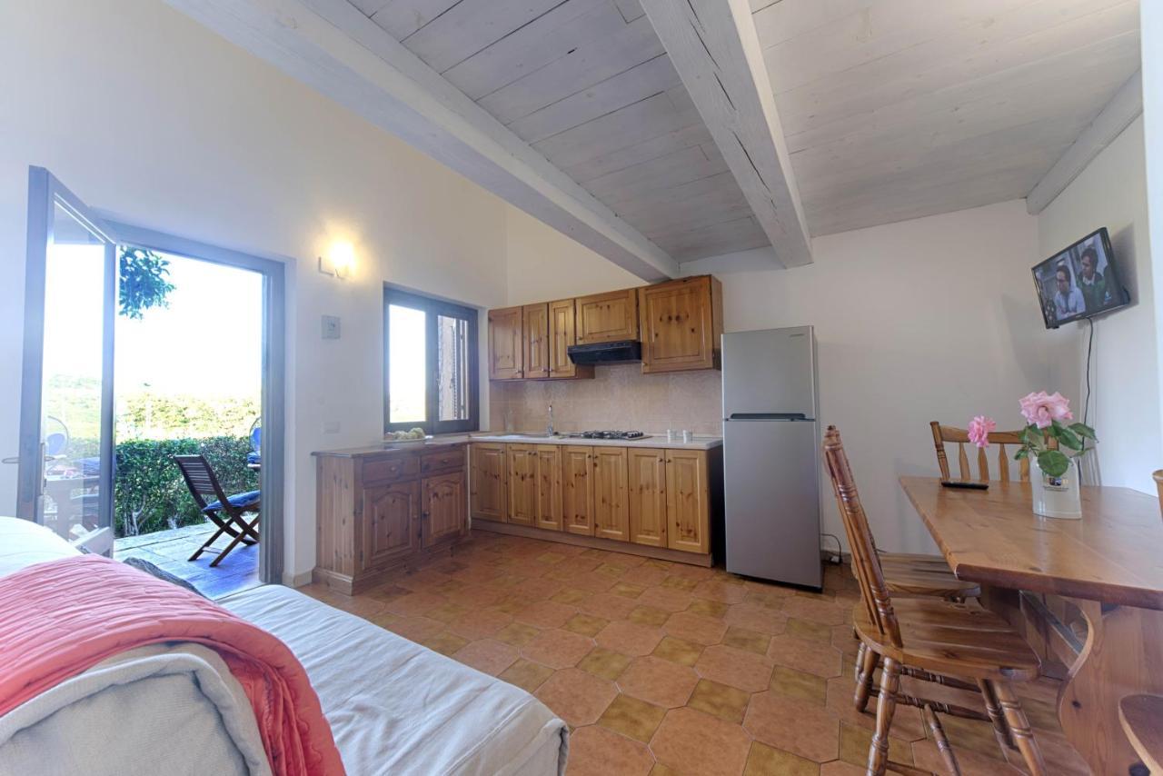 סאן תאודורו Residence Oasi E Oasi Blu מראה חיצוני תמונה