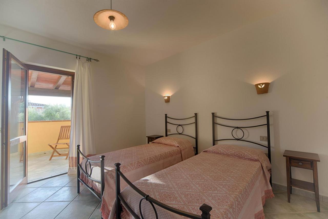 סאן תאודורו Residence Oasi E Oasi Blu מראה חיצוני תמונה